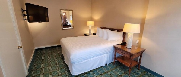 Butterfly Grove Inn image 24