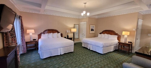 Butterfly Grove Inn image 39