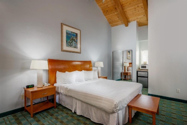 Butterfly Grove Inn image 8